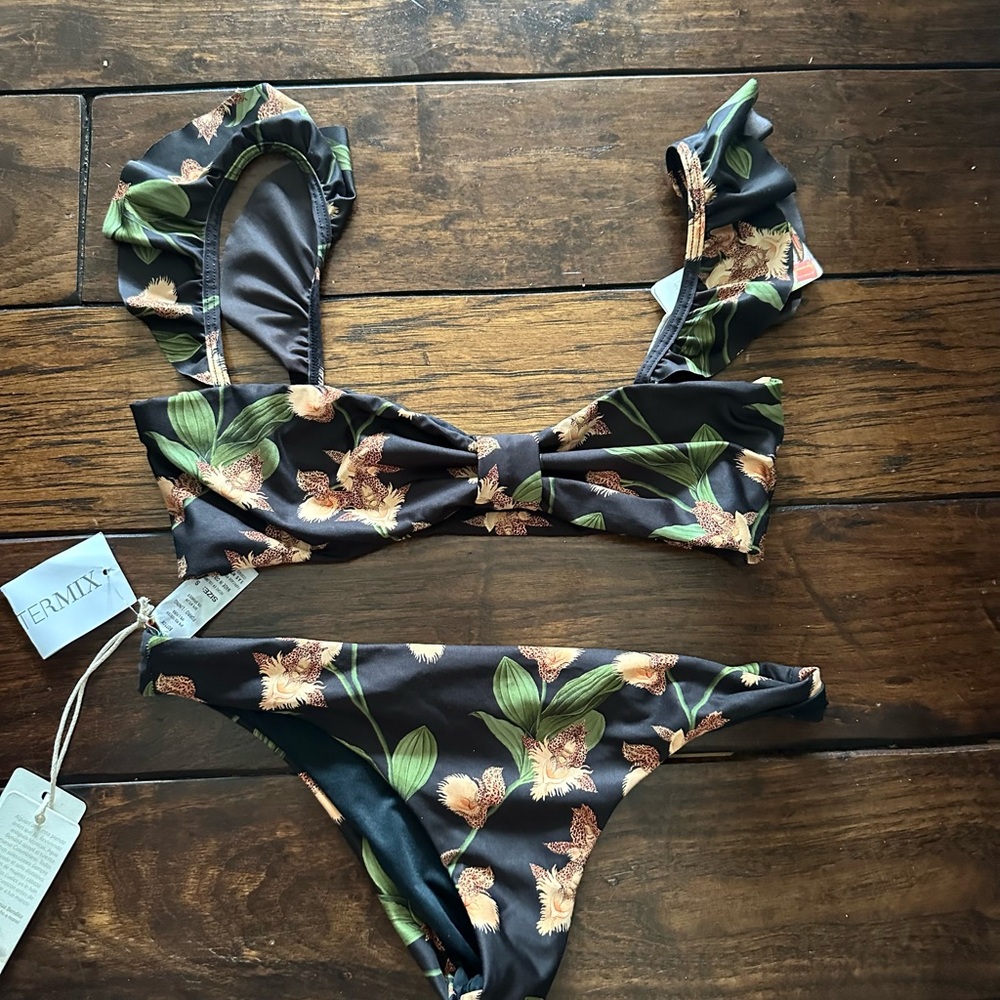 Agua Bendita Floral Bikini - Black and Green